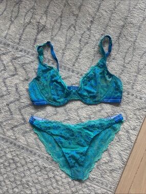 LOUNGE Lace Bra and Panty Set